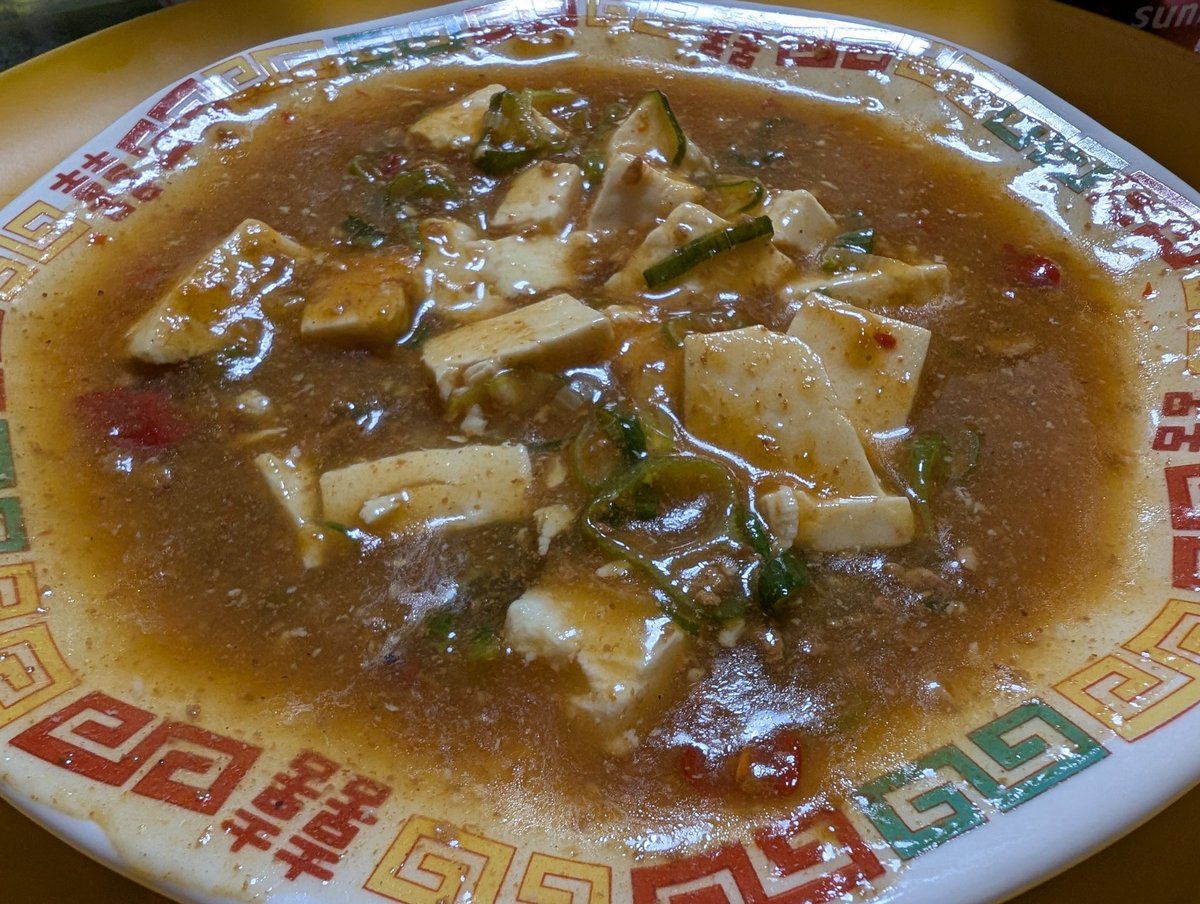 hirezakeLOVER's tweet photo. 寒いから
麻婆豆腐で温ったまろうよ
拓さんとマルコスのあの番組では滋賀県の川端で家に居ながらタナゴ釣りしてる。本当に羨ましい。 https://t.co/RCREQexLse