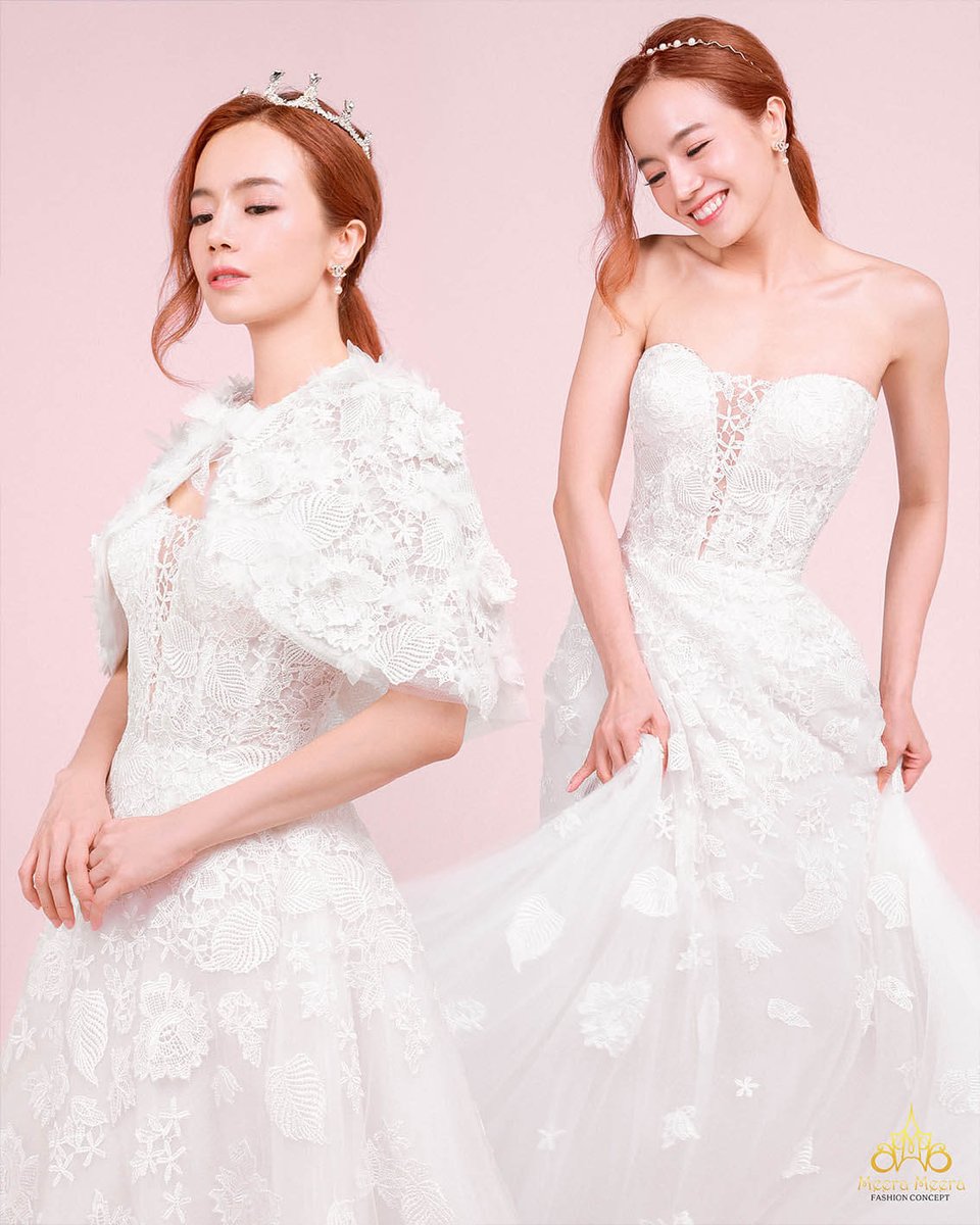 MeeraMeeraWorld's tweet photo. Áo cưới mùa đông phối áo khoác capelet đính kết hoa 3D lãng mạn

Ultra-romantic winter capelet wedding dress by Meera Meera Fashion Concept

#WINTER #winterbride #WinterAhead #capeletweddingdress #bridetobe #romantic  #FestiveSeason #MeeraMeeraFashionConcept https://t.co/0EAI58ffBG