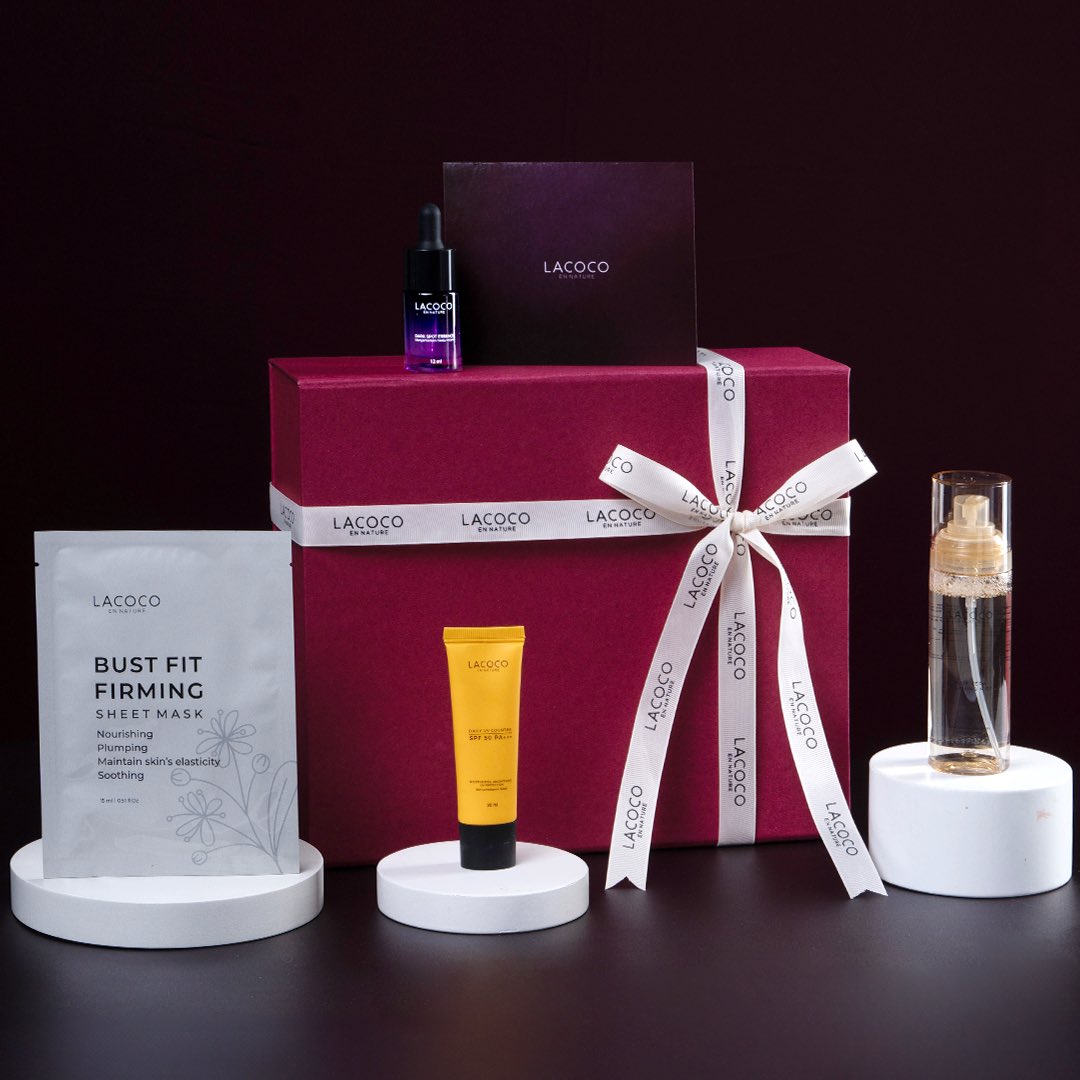lacoco_id's tweet photo. 🎄🎁 PAKET SKINCARE BUAT KAMU 🎅🎄

Rules :
✨ Khusus followers @lacoco_id yang udah repost &amp; ❤️
✨ Tulis “Mau paket Lacoco A/B karena…”
✨ Boleh reply atau aktif sebanyak-banyaknya!

Minco tunggu sampai 1 januari 2025, ya!  Good luck!
Paket A :                        Paket B : https://t.co/EBkC4dcIcE