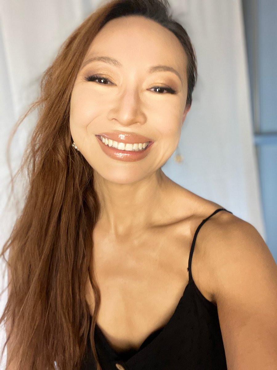 annaleemusicx's tweet image. Lighting test #1 💡

I’m so happy with this new light setup!!🎬
Seriously took a chunk of work out of post production. Lighting was the bane of my existence prior! 😭

#lightingtest #softbox #mediaproduction