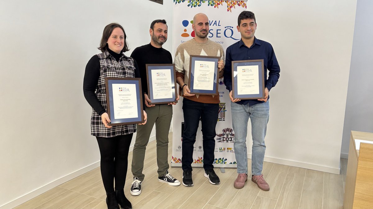 Congratulations <a href="/victorcarratal/">Víctor</a> for being awarded the Master Prize RSEQ-STVAL with your Master thesis “Programming amino acids for controlling framework flexibility.”
Well done, Víctor to more amazing achievements ahead! <a href="/RSEQUIMICA/">RSEQ</a> <a href="/ICMol_UV/">ICMol</a>
