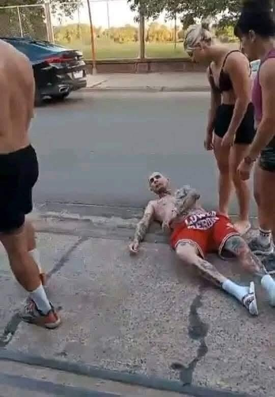El 24 a La noche / El 25 al medio día