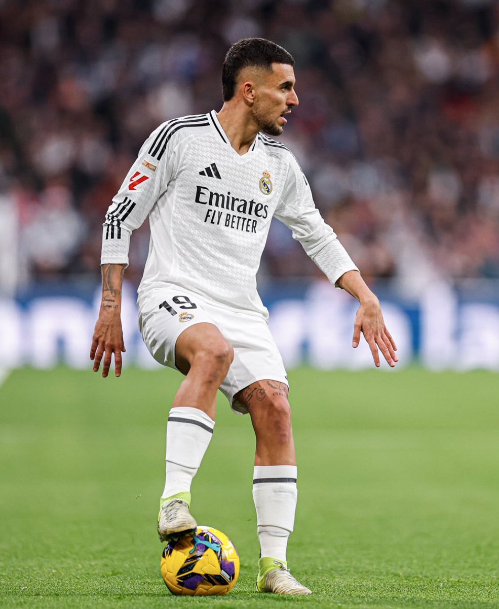 Mario___RM's tweet photo. Que no quede en el olvido que Ceballos dejó de ser convocado por la selección porque el niño mimado de la federación puso al seleccionador en su contra.

Ahora uno es el mejor centrocampista español y titular en el Real Madrid mientras el otro posiblemente se vaya al Girona. https://t.co/EUc071w5BA
