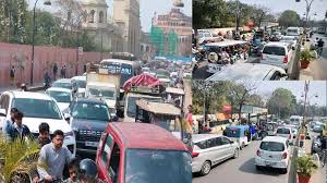 indiavoicenews's tweet photo. ब्रेकिंग लखनऊ
राजधानी लखनऊ के कई इलाकों में भीषण जाम
कैसरबाग,डालीगंज,शहीद स्मारक रोड पर जाम
सड़क पर रेंग रही गाड़ियां,ट्रैफिक व्यवस्था ध्वस्त
अवैध अतिक्रमण,गलत पार्किंग से जाम की स्थिति
नगर निगम और ट्रैफिक विभाग बना लापरवाह
#breaking #LatestNews #upnews #Bigjam
@lkopolice @Uppolice