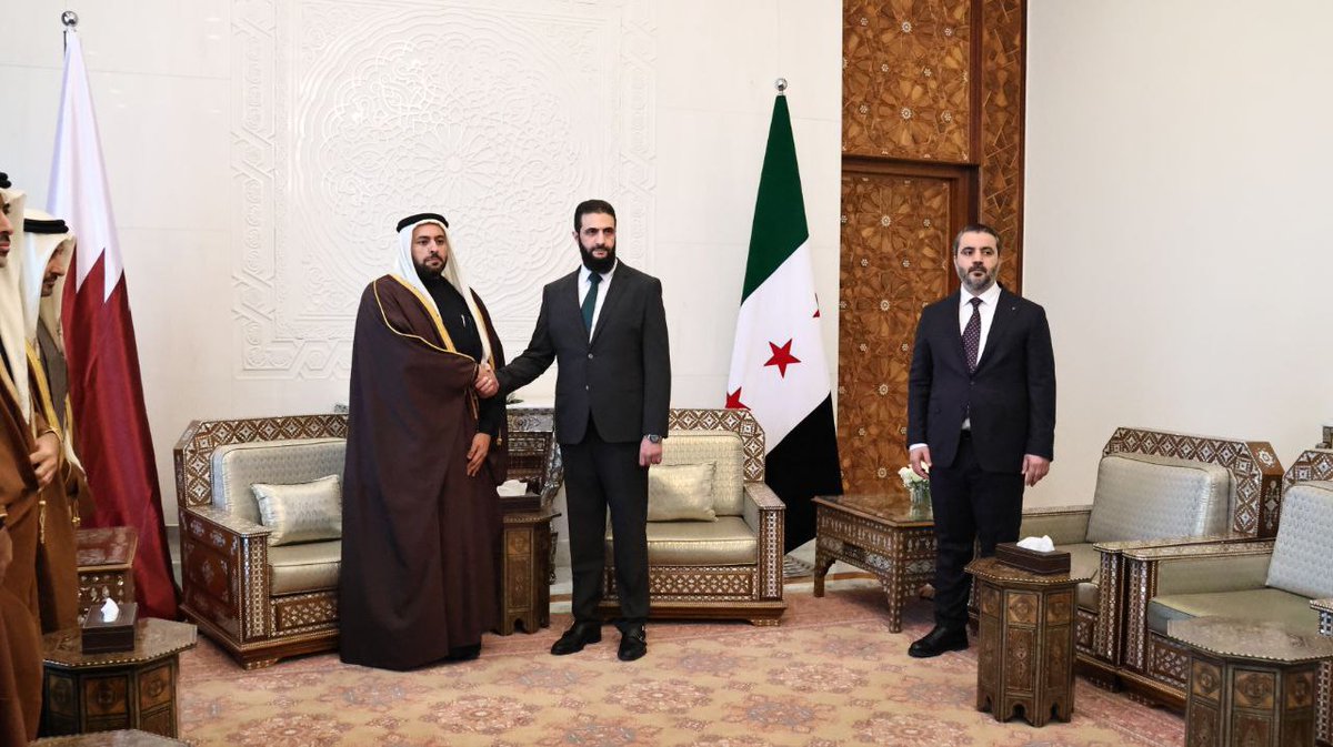syrianmofaex's tweet photo. لقاء القائد "أحمد الشرع" ووزير الخارجية السوري السيد "أسعد الشيباني" مع الوفد القطري برئاسة وزير الدولة السيد "محمد بن عبدالعزيز الخليفي". https://t.co/xewgZkPV9M