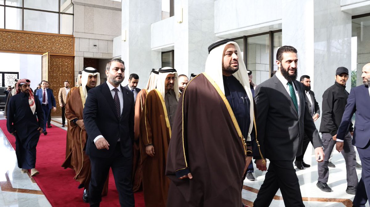 syrianmofaex's tweet photo. لقاء القائد "أحمد الشرع" ووزير الخارجية السوري السيد "أسعد الشيباني" مع الوفد القطري برئاسة وزير الدولة السيد "محمد بن عبدالعزيز الخليفي". https://t.co/xewgZkPV9M