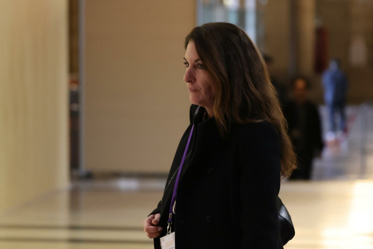 le_Parisien's tweet image. « Les gendarmes ne nous ont pas quittées jusqu’à ce qu’on soit dans le taxi » : Mickaëlle Paty exfiltrée du procès de l’assassinat de son frère
➡️ l.leparisien.fr/JT9L