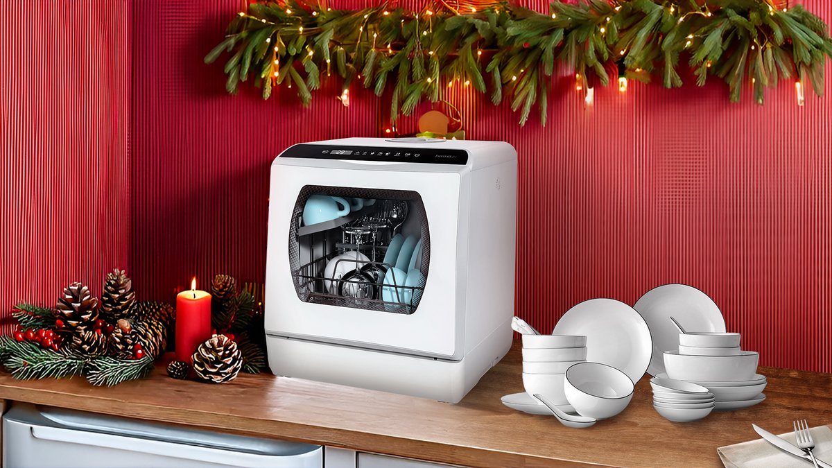 hermitlux_GER's tweet photo. An Heiligabend hilft Ihnen der Hermitlux-Geschirrspüler beim Abwaschen.🥳
Verbringen Sie die schöne Weihnachtszeit mit Ihrer Familie!🥂

🎁https://t.co/F1yZwjoRlU
🎁https://t.co/kX5u7id4iq
#Hermitlux #Geschirrspüler #Spülmaschine #minidishwasher #Weihnachtsstimmung #Christmas https://t.co/6Qbwaa2QQq