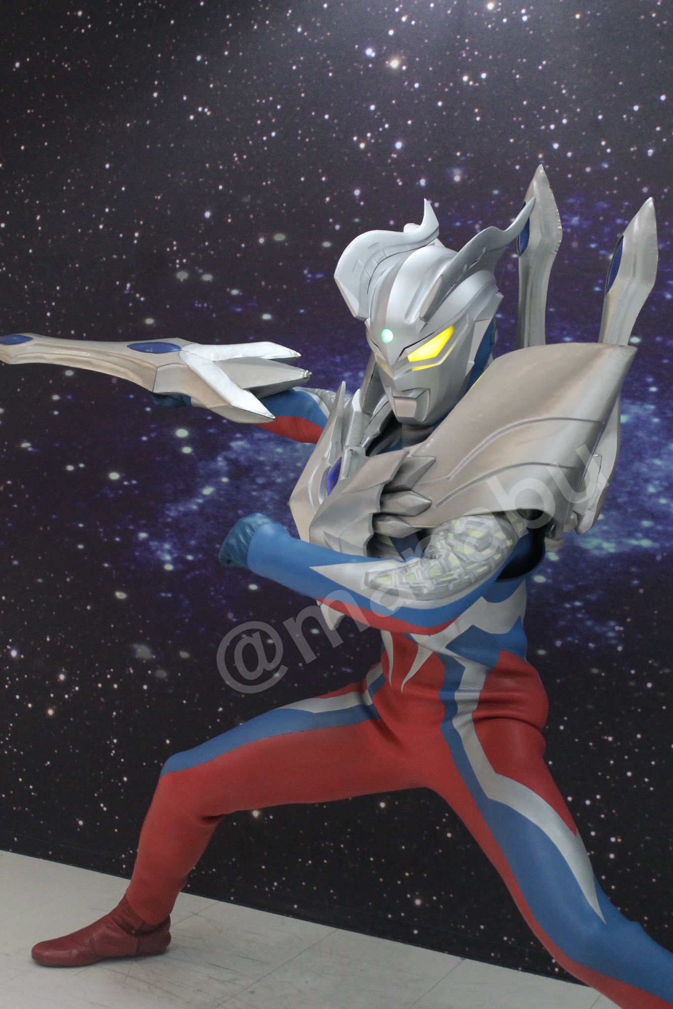ウルトラマンノア バラージの盾 プロップ造形 発光ネクレス ウルトラマンノア バラージの盾 プロップ造形 発光ネクレスの