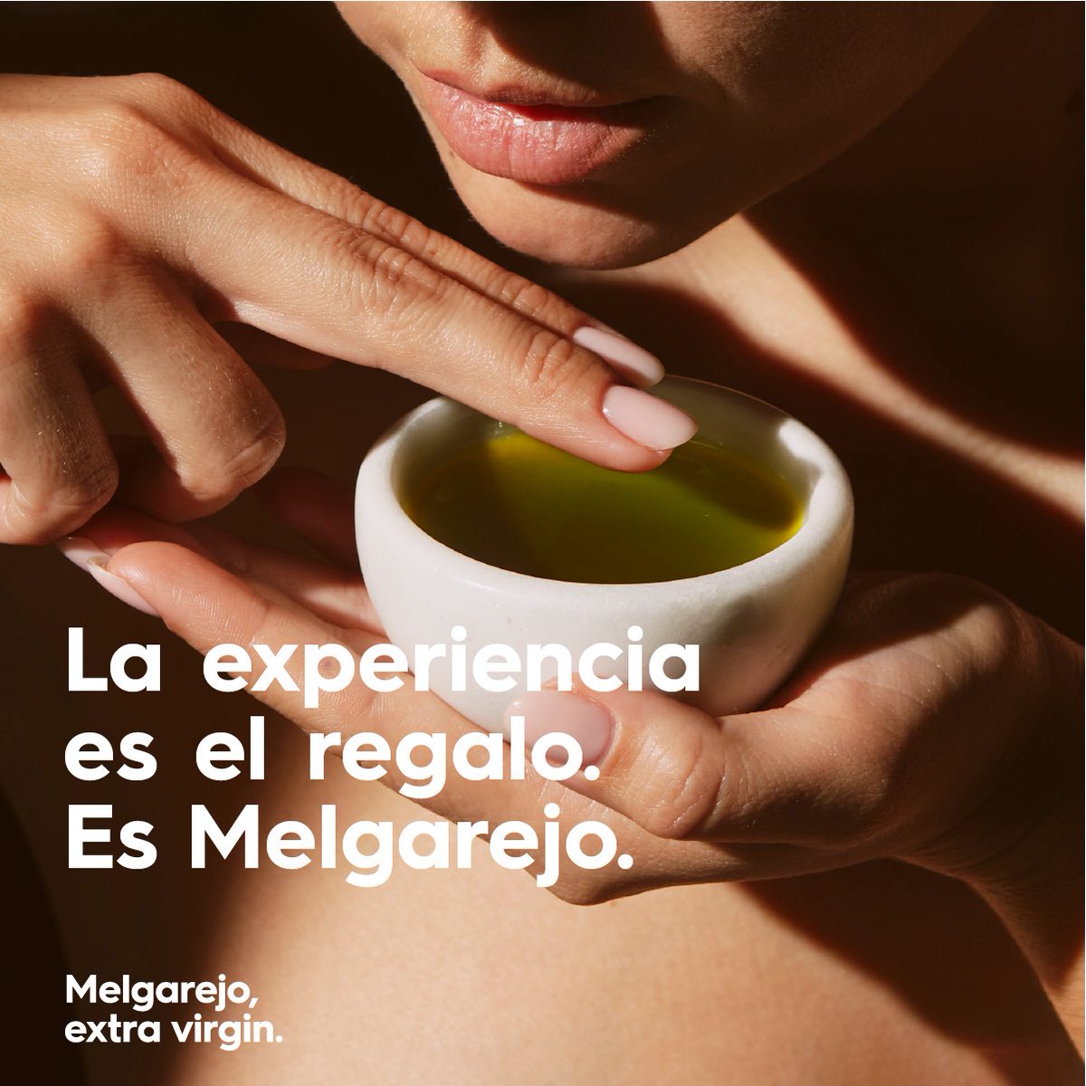 ✨Esta navidad se regalan experiencias. 
⚪️Esta navidad, tu regalo se disfruta en la cocina y tiene un color y calidad únicos. 
🛒Entra ya en nuestra tienda online ➡️ regalaextravirgin.com

#eresmelgarejo #momentosmelgarejo #melgarejoextravirgin #melgarejo