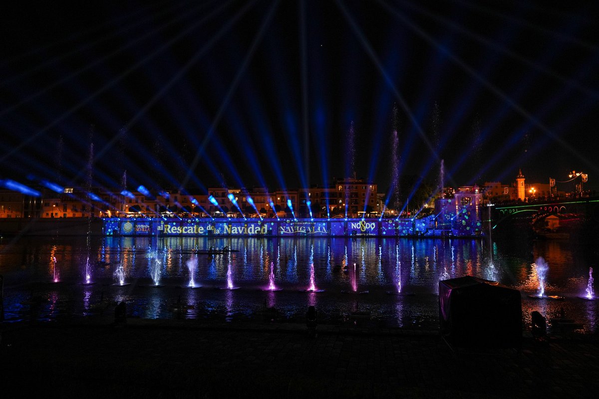 sevillaciudad's tweet photo. ¡La magia de la #Navidad ha llegado al río! ✨🌉
#Navigalia, el gran evento de la #NavidadSevilla24 con el #Guadalquivir como gran protagonista. Un espectáculo cargado de luz que se inició este fin de semana. ¡Para disfrutar junto a la familia! 🙌👇
https://t.co/C7I2UFFtj4 https://t.co/bxXzidD9Fr
