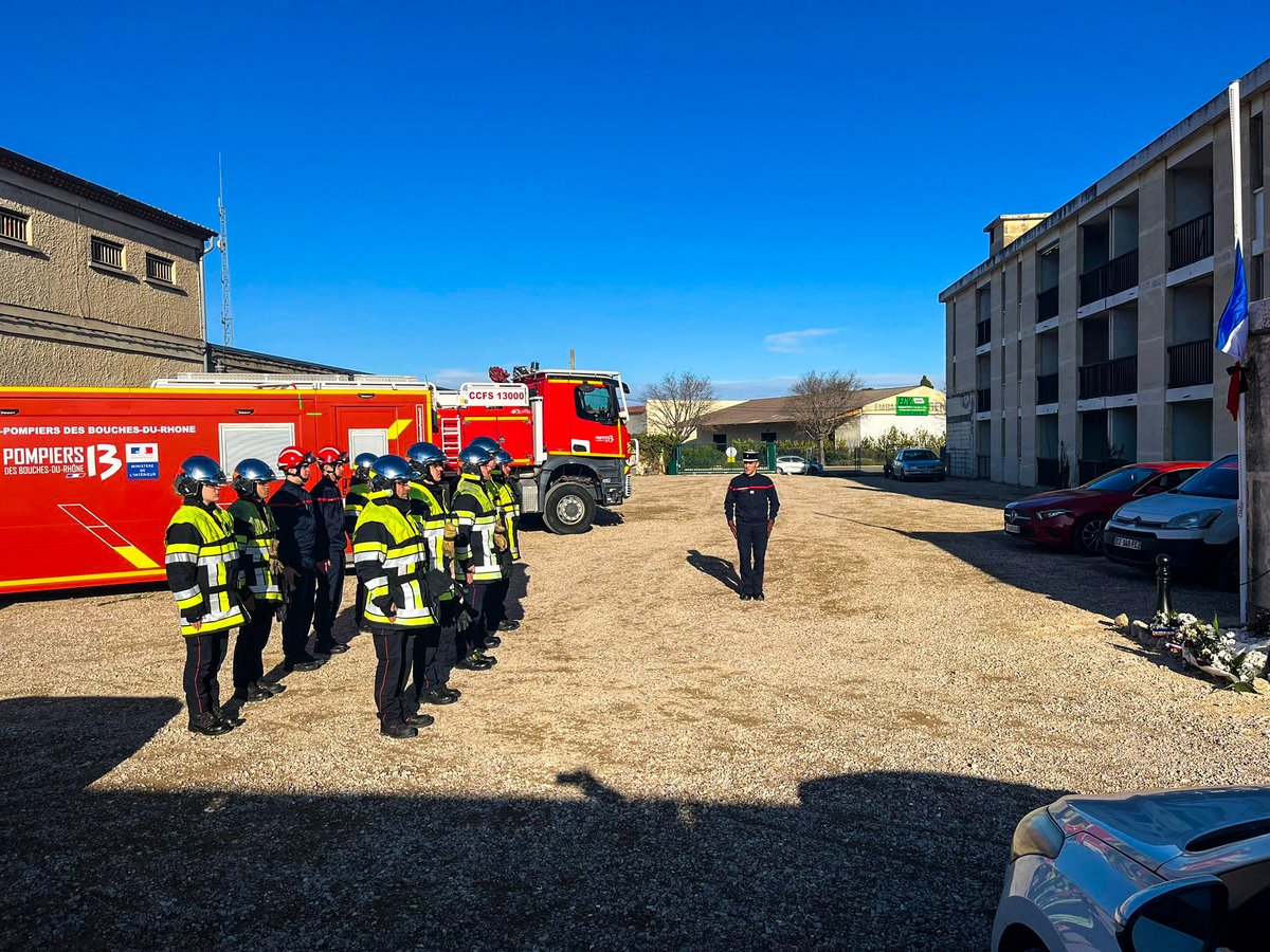 Pompiers_13's tweet photo. #Hommage

⚫ Que ce soit à l'état-major ou dans les centres d'incendie et de secours qui composent le @departement13, l'ensemble des #Pompiers13 a observé une minute de silence en hommage aux victimes du cyclone #Chido à Mayotte. https://t.co/S5NY7DK8oW