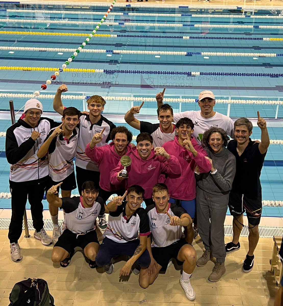 Nuestros chicos CAMPEONES DE LA FASE DE ASCENSO a 1° Div Nacional en Andalucía. Enorme trabajo de todos, con muchas mejores marcas personales y varios records de club (todos los de relevo) 
ENHORABUENA!! 💪🏻🏆🇪🇦
instagram.com/reel/DD6yszyIt…