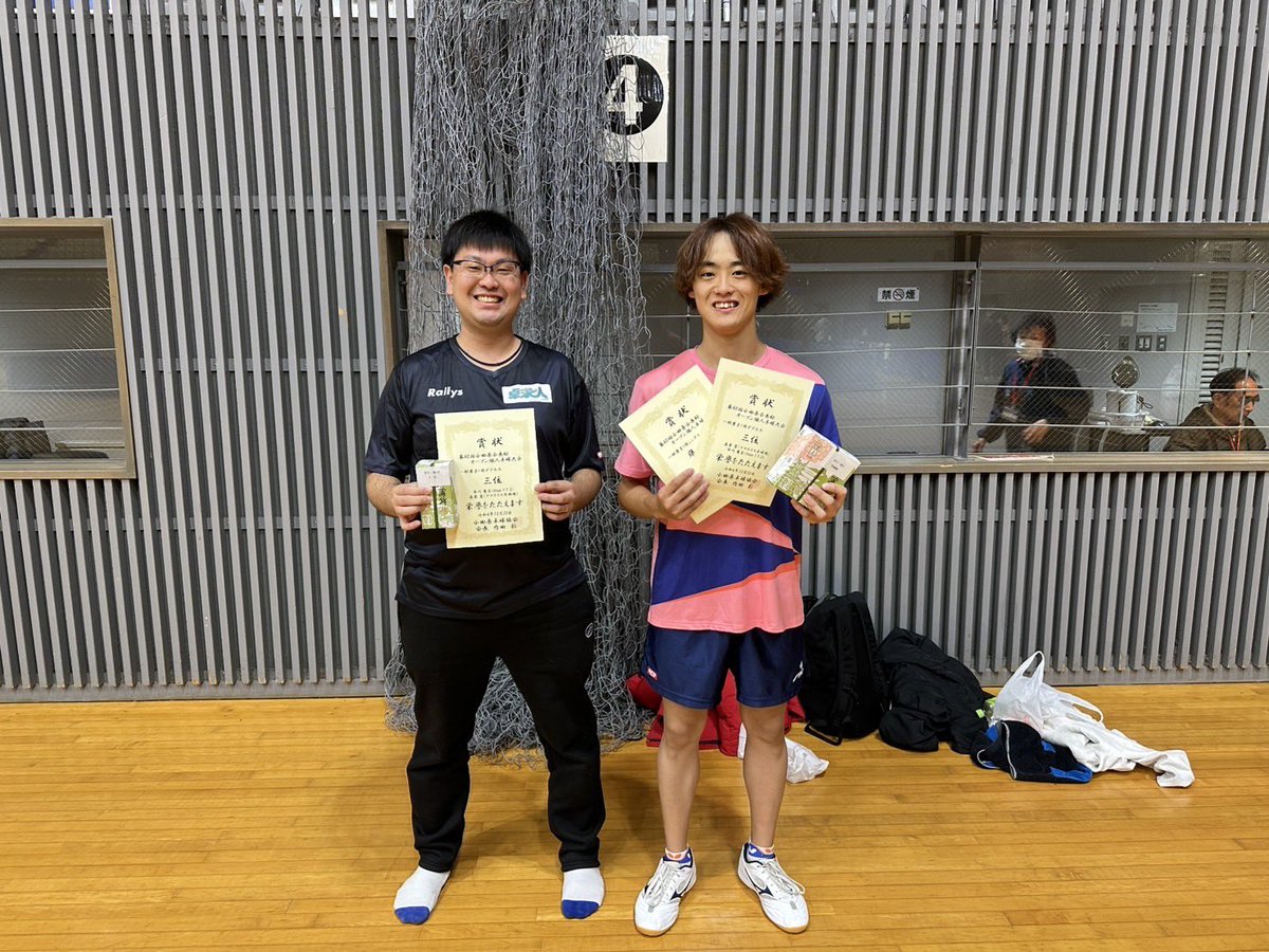 久々にオープン戦に参加してきました🤩
12試合もして体が悲鳴をあげております。

結果はシングル2位、ダブルス3位でした！
年内最後の試合だったので優勝できなくて悔しいです！
もう少し頑張りたいところですね😮

ダブパの市川さんありがとうございました🫡

 #卓求人.com
#アマテラス卓球場