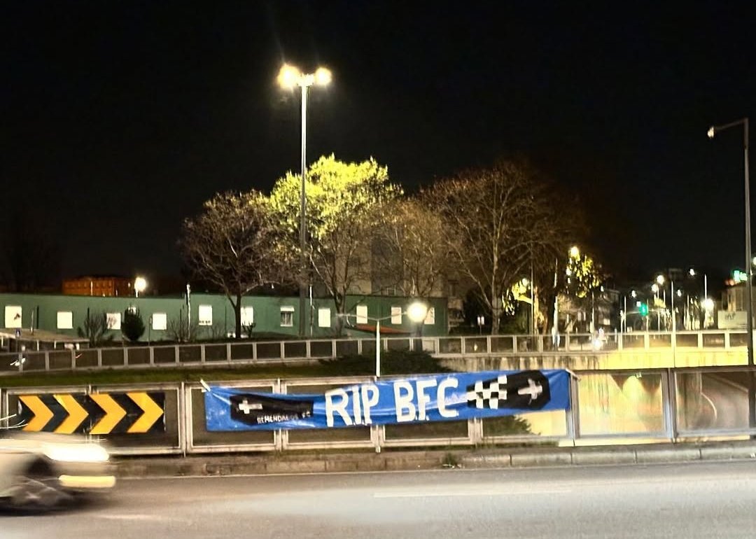 O Derbi da Invicta já começou ⚰️

📸 IG/superdragoes1986_mafiaazul