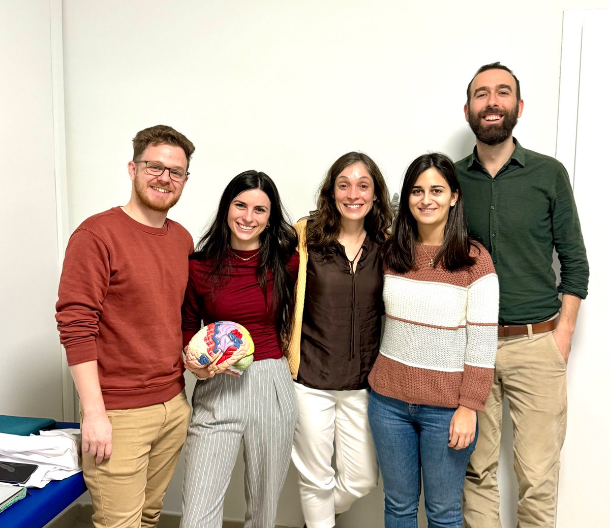 Ángel Aledo-Serrano (@aledoneuro) on Twitter photo Terminan su rotación en nuestras unidades de Trastornos Neurológicos Funcionales y de Epilepsia del <a href="/INeuroMadrid/">Instituto Neurociencias Vithas Madrid</a> <a href="/Vithas/">Vithas Hospitales</a>🧠 Miguel Enguidanos del Hospital 12 Octubre y <a href="/JuditVillamor/">Judit Villamor Rodríguez</a> del Hospital Guadalajara
Un lujo haber compartido estos 2 meses con vosotros!🤗 <a href="/vicmayordomo/">Víctor G Mayordomo</a> Terminan su rotación en nuestras unidades de Trastornos Neurológicos Funcionales y de Epilepsia del <a href="/INeuroMadrid/">Instituto Neurociencias Vithas Madrid</a> <a href="/Vithas/">Vithas Hospitales</a>🧠 Miguel Enguidanos del Hospital 12 Octubre y <a href="/JuditVillamor/">Judit Villamor Rodríguez</a> del Hospital Guadalajara
Un lujo haber compartido estos 2 meses con vosotros!🤗 <a href="/vicmayordomo/">Víctor G Mayordomo</a>