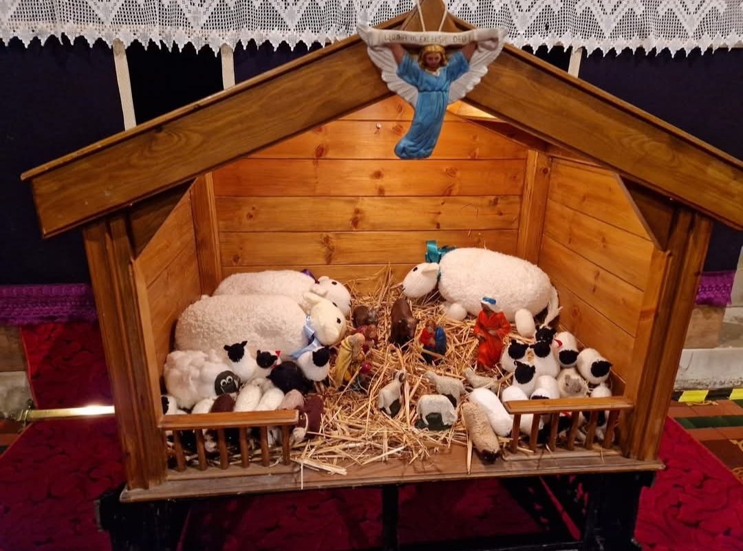 stleonardsvicar's tweet photo. 🎄Crib &amp; Christingle Service - 4pm tomorrow 🎄

Join us tomorrow for our fun filled service. The children will get to bring the nativity up to the stable, listen to a great story with actions and receive their Christingle.

Fancy dress is encouraged - hope to see you there! https://t.co/XcHqooKYtd