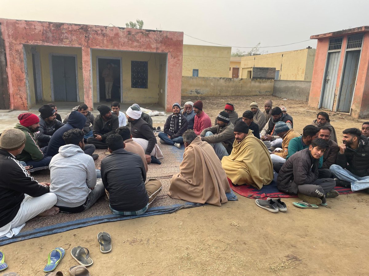 BishnoiSamaj129's tweet photo. तस्करों ने हिरण और नील गाय को लगातार मारना,तहसील डबवाली जिसमें लगातार ये हालत को अंजाम दे रहे और प्रशासन द्वारा कोई सुध नहीं लिया जाता,अफसर सि��्फ़ अफसरशाही कर रहे हैं कुछ दिन पहले गांव गंगा में ये घटना ओर आज पुनः @HaryanaPolice27 @cmohry @mlkhattar @NayabSainiBJP @SirsaPolice https://t.co/Jz1cy8AlRB