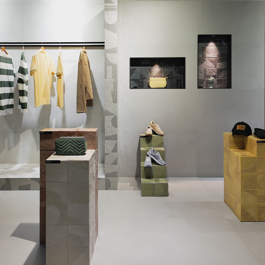 inscaOficial's tweet image. La cerámica ya no es solo para cocinas y baños. 

Hoy en día, su versatilidad la posiciona como un material protagonista en espacios tan diversos como oficinas, zonas retail, cafeterías, vestíbulos de hoteles o incluso mobiliario.

insca.com

#TileDisplay #Trends