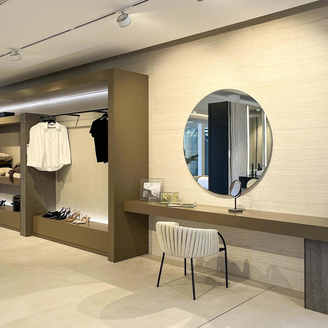 inscaOficial's tweet image. La cerámica ya no es solo para cocinas y baños. 

Hoy en día, su versatilidad la posiciona como un material protagonista en espacios tan diversos como oficinas, zonas retail, cafeterías, vestíbulos de hoteles o incluso mobiliario.

insca.com

#TileDisplay #Trends