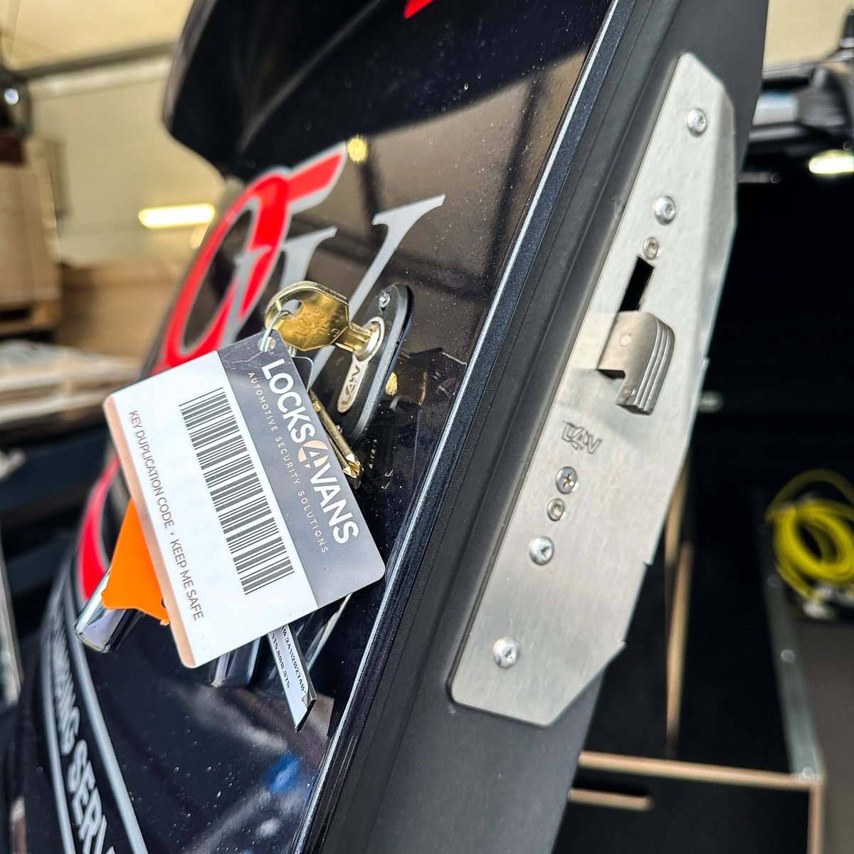 vehicleaccltd's tweet image. ID BUZZ 2024

🔵 Locks4Vans High Hook T Series Deadlocks – Side Load Door &amp;amp; Barndoors

Contact us now for a FREE quote:
📞 0117 379 0279
📧 sales@vehicle-accessories.net
💻 vehicle-accessories.net

#vehicleaccessories #vansecurity #deadlocks #vantheft #locks4vans #l4v #highhook