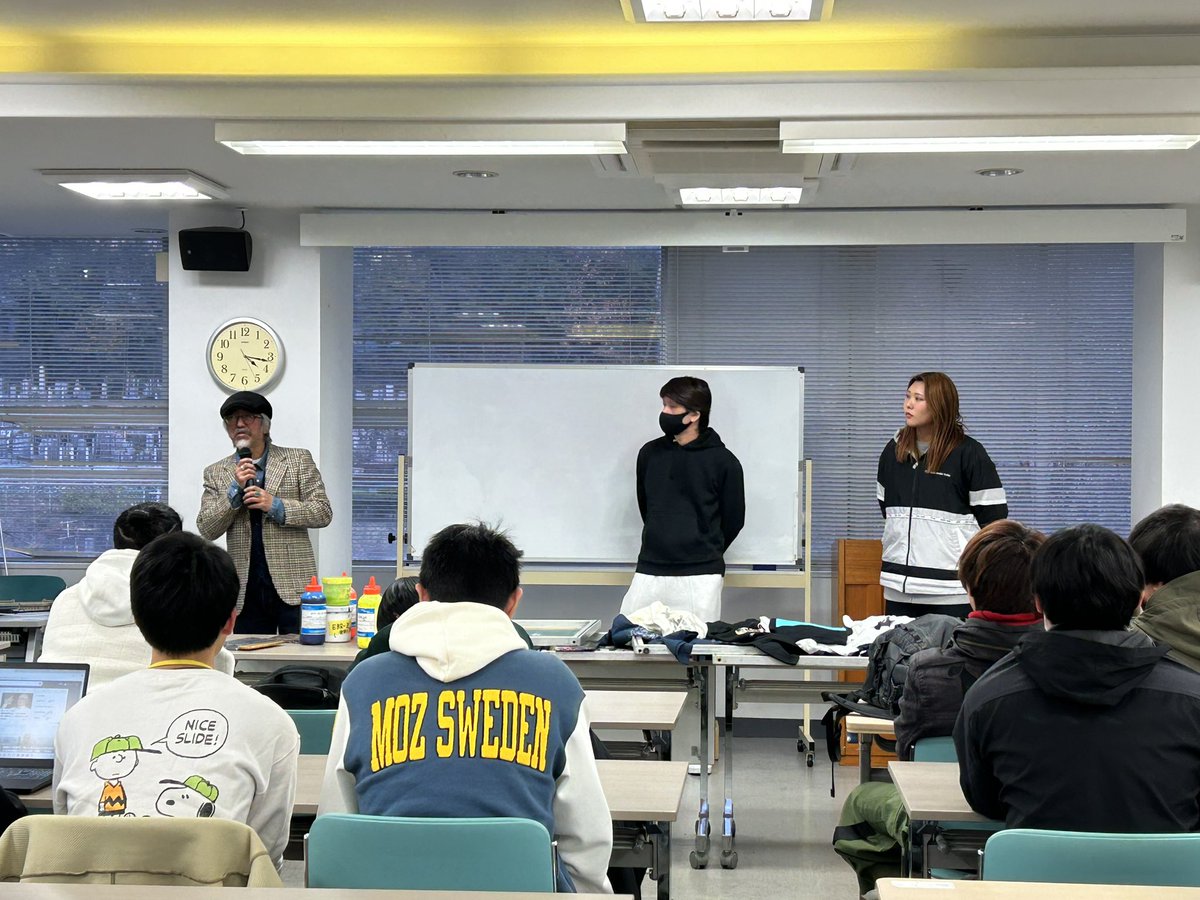 printyamarda's tweet photo. とある学校で企業説明会とシルクスクリーンプリントについて説明
#シルクスクリーン #企業説明会 #専門学校 #就職活動 https://t.co/LoaXZemzIK