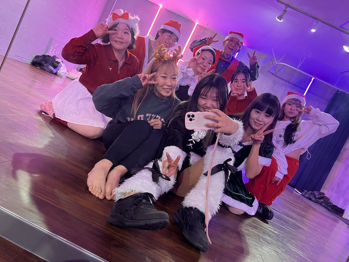 ria_18890801's tweet photo. 今年ラスト大阪🐙ws!!
みんなでクリスマス🎄踊れて楽しかった
来年もいっぱい一緒に踊れますように♡
ありがとう🙌

@Rupinus_dance https://t.co/KiCMqaaHe0