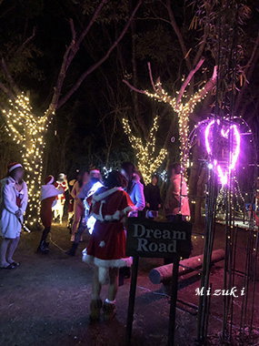 【マゾ屋敷★Dream Road】
女装子クリスマスパーティー🎄🥳🥂
SM・変態プレイ・撮影会
お友達のエヴァ＆さくらちゃんの緊縛ディナーショー✨
楽しかった～！！
マゾ屋敷のクリスマス飾り、イルミネーション
みんな喜んでくれました💞

参加してくれた可愛い女装子ちゃん達！