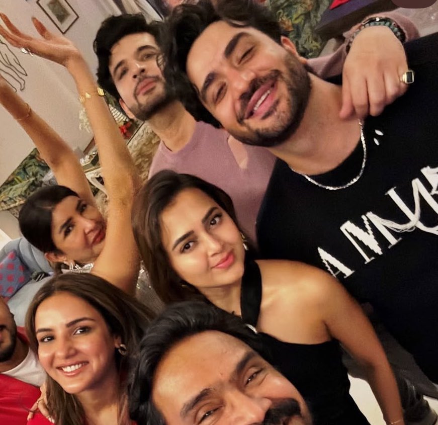 JASLY X TEJRAN😭😭😭♥️♥️♥️🧿
FINALLY AANKHEIN TARAS GYI THI😭
#TejRan