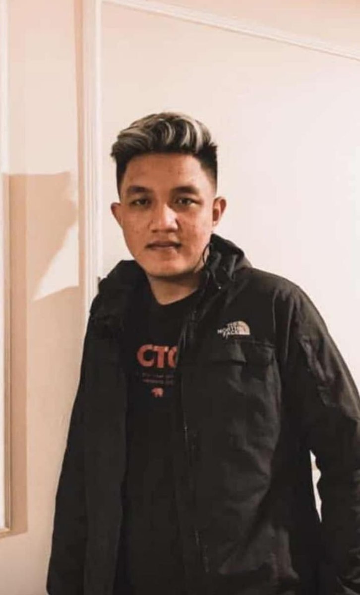 lgidiy12_'s tweet photo. Mohon bantu share muka pelaku Pelarian Uang Tiket Timnas!

Foto kiri : Respati Bayu Adhi
Foto Kanan : Gustaf

Bagi yang melihat harap Info kami di 082337061945
@Upil_Jaran2 
@merapi_uncover https://t.co/4dhrLHNY2l
