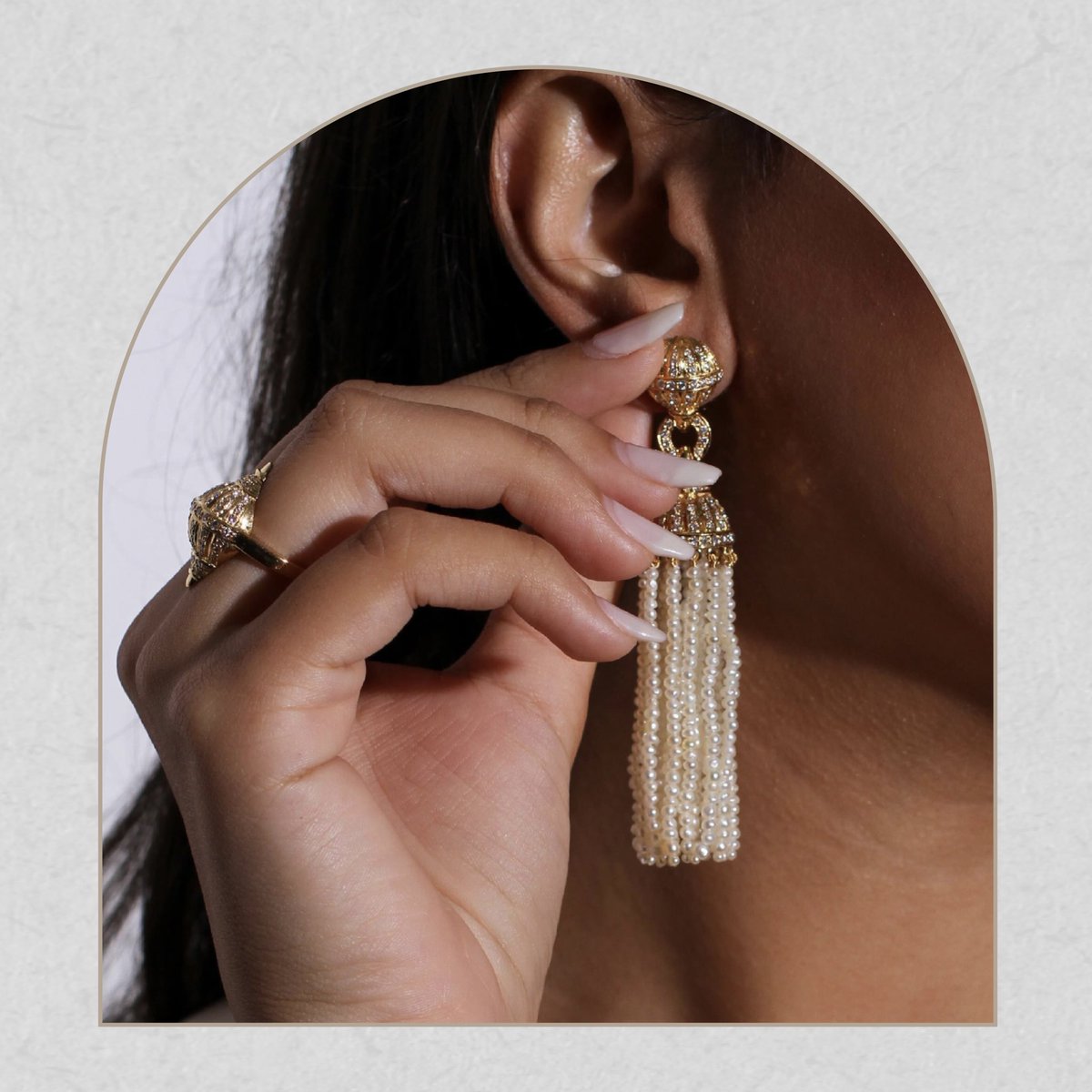 mannaijewellery's tweet photo. لـمسة راقـية وأنيـقة، إطلالـة فخمـة ومميـزة ✨

تميزي مع مجوهرات المناعي التي تضيف لمسة من الفخامة التي لا تُقاوم، وتجعل كل إطلالة تلمع ببريق خاص 💫 

#ذهب #مجوهرات #أناقة #مجوهرات_المناعي #البحرين https://t.co/2l6Yt7U44d