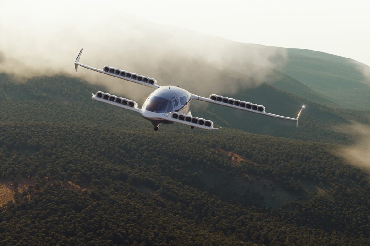 .<a href="/Lilium/">Lilium</a> urgently seeks a buyer after declaring insolvency. While several parties showed interest last week, the air taxi firm has now laid off nearly all 1,000 employees and plans to cease operations. electrive.com/2024/12/23/ins…
