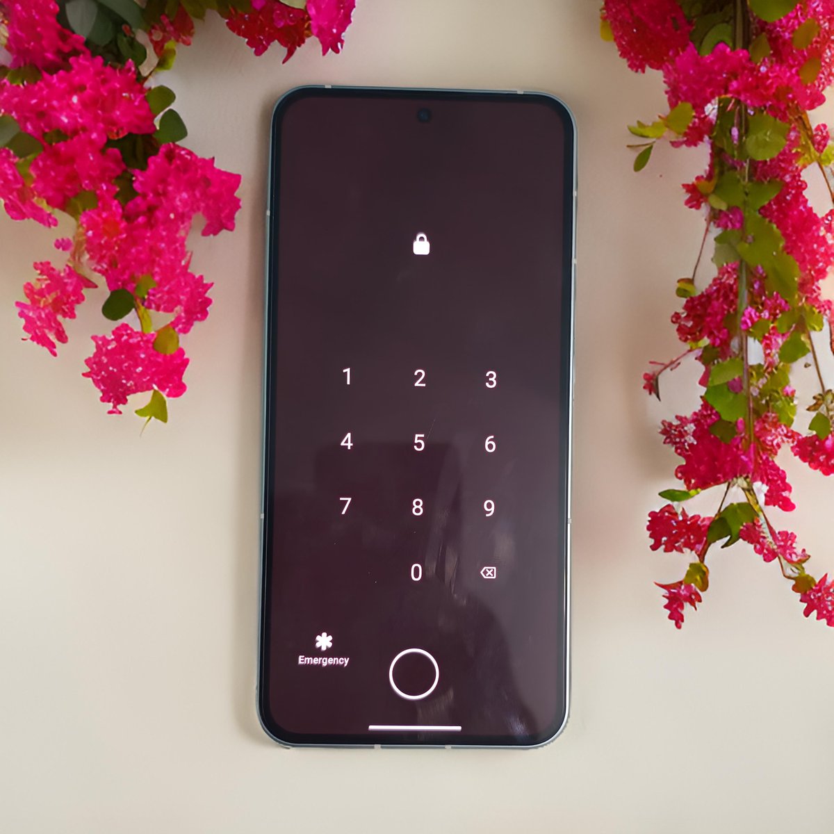 imjustusingx's tweet image. Get this fixed already @nothing @nothingsupport @getpeid, this new password entering screen is ugly 😭