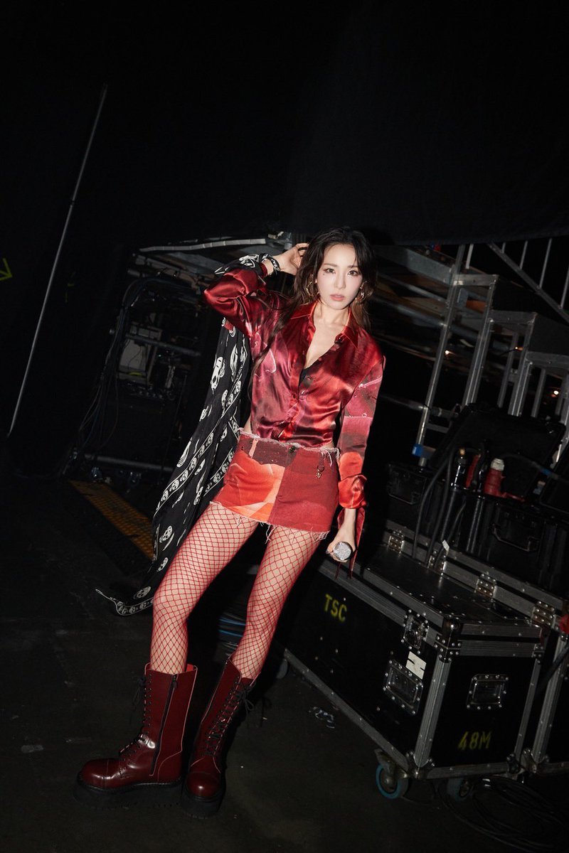 krungy21's tweet photo. Thank you for another beautiful memories Blackjack Singapore🇸🇬 Welcome back OG Blackjacks and Welcome to our world newbies!!! 😁 Hope to see you guys more often as 2ne1 so don’t stop loving us🥰 
We love you lah!!! 
#WelcomeBackInSINGAPORE ♠️♥️ https://t.co/HFuYtdkYqP