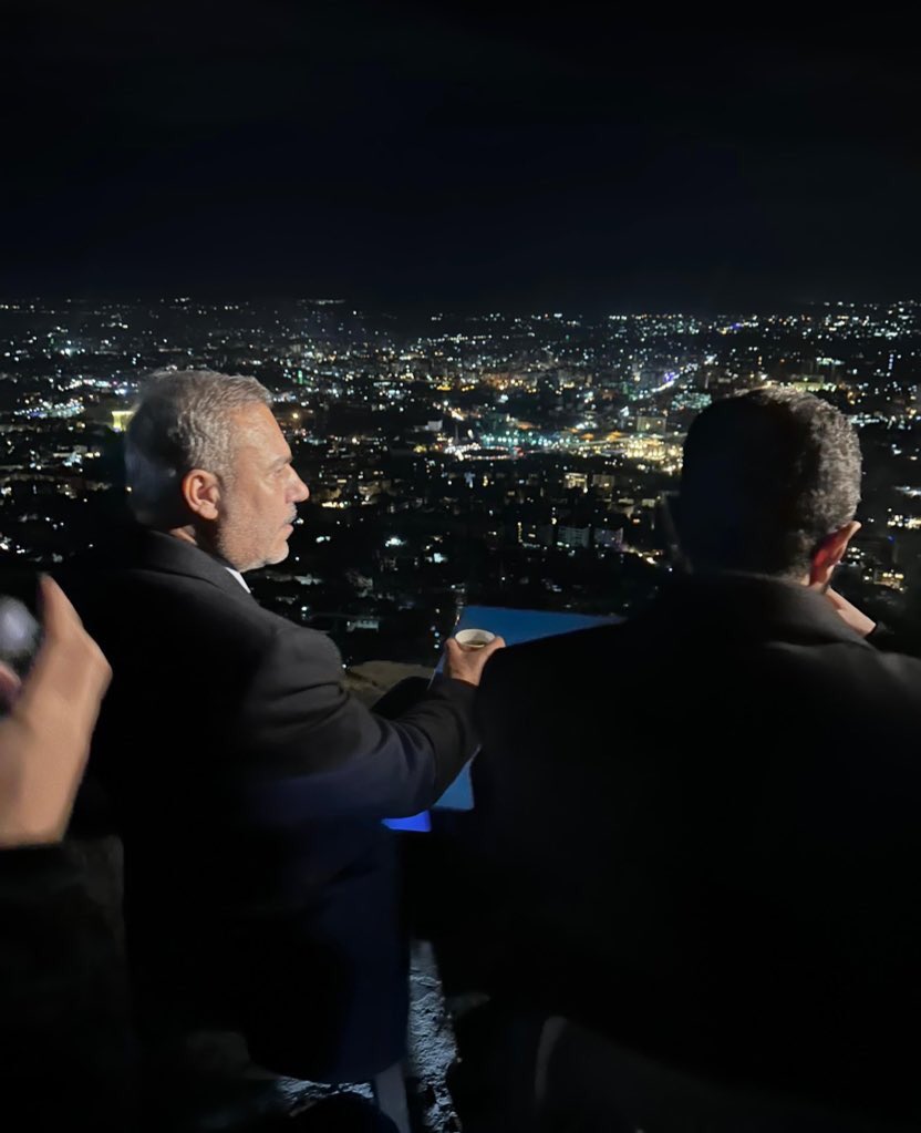 Çay koy keçeli. Yeniden başlıyoruz
