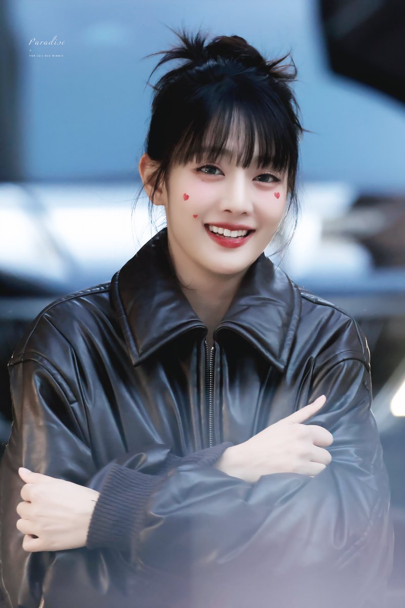 PRD_MN_23's tweet photo. 🖤

원래는 추웠는데 이 웃음을 보니 따뜻해졌어요.🥰

#GIDLE #Minnie #여자아이들 #민니💜 https://t.co/KQKqRVnVTz
