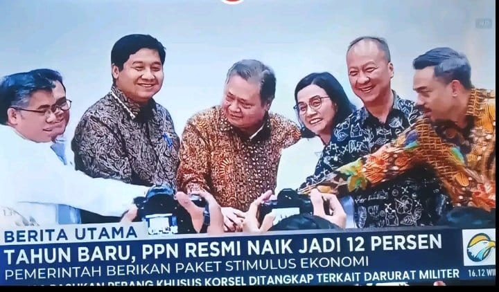 Mdy_Asmara1701's tweet photo. Wajahnya pada bahagia semua ya? 🙂 https://t.co/QvoYLqKPHf