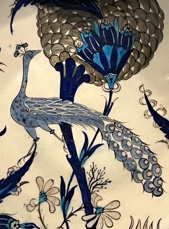 MuseeLouvre's tweet photo. [#HorsLesMurs] Exposition "Jardins et palais d’Orient" : du 14 décembre 2024 au 6 avril 2025.

À travers 260 œuvres prêtées par le musée du Louvre et par plusieurs institutions de la région PACA, l’Hôtel Départemental des Expositions du Var organise une exposition sur les jardins de l’Orient, depuis les mythes fondateurs jusqu’aux représentations modernes et contemporaines. 
Une véritable promenade onirique et poétique au gré de plusieurs millénaires d’histoire.

Conçue en partenariat exceptionnel avec le musée du Louvre, l'exposition présente des chefs-d’œuvre du département des Arts de l'Islam rarement prêtés et exposés.

👉 https://t.co/xS9NXXCyaV

#HdeVar