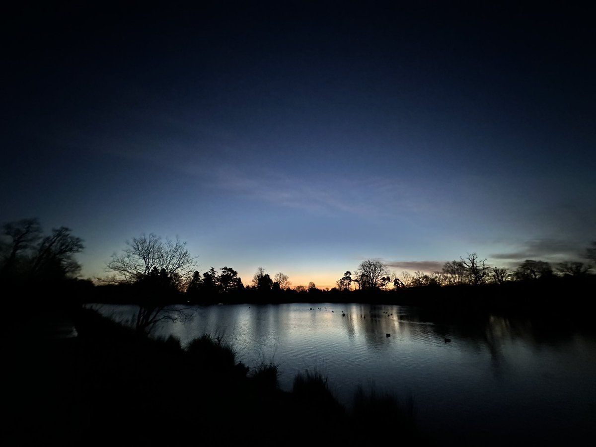 Dawn over Dunorlan Park, Royal Tunbridge Wells <a href="/StormHour/">#StormHour</a> <a href="/FoDPTunWells/">Friends of Dun Park</a> #RTW #royaltunbridgewells