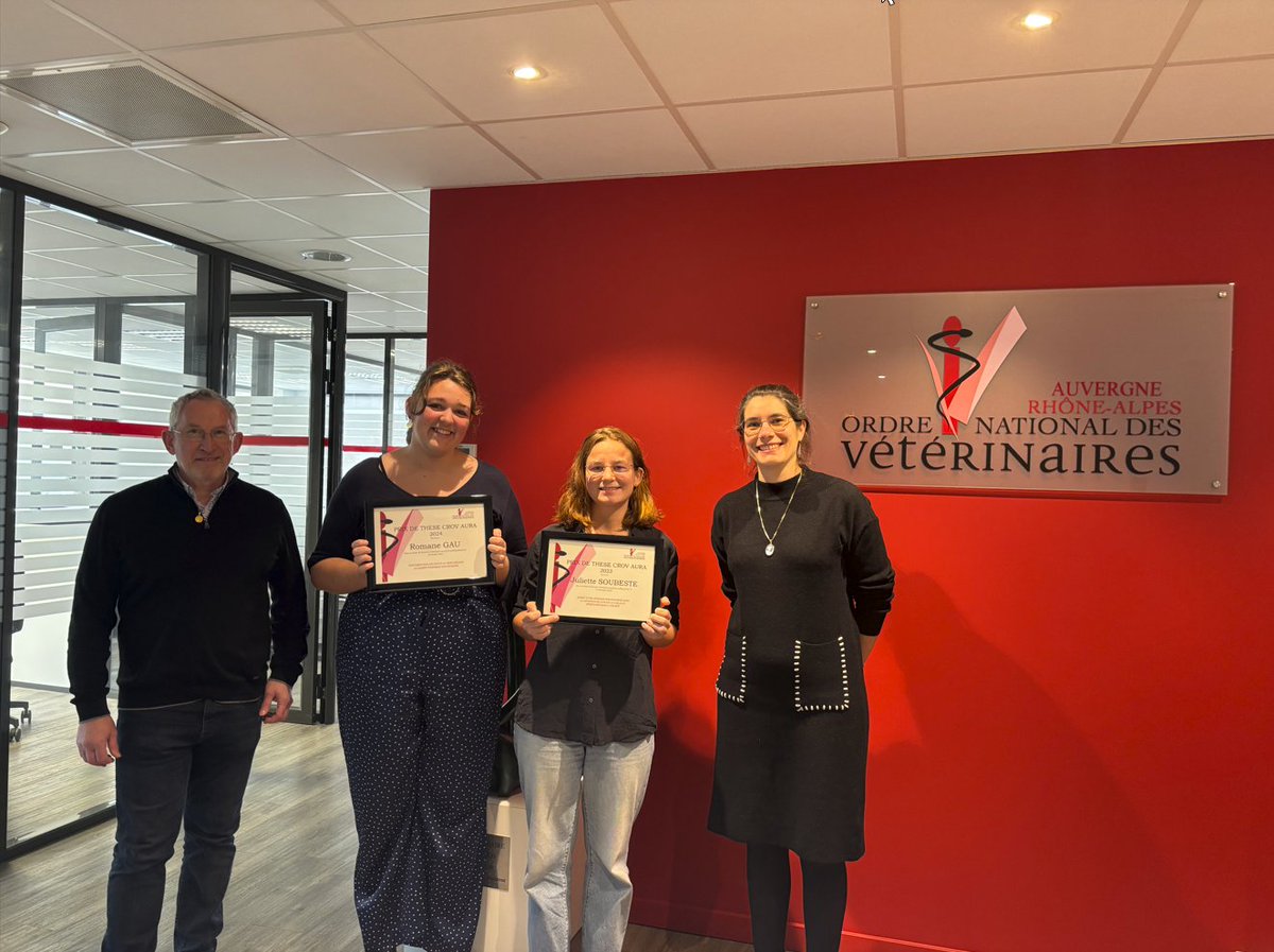 Un prix de thèse à été remis par le CROV AURA aux DV Romane GAU - Contamination des Inuits au mercure par la chaîne trophique des phoques - et Juliette SOUBESTE -Apport d’une approche philosophique dans la définition de la place actuelle du #vétérinaire dans la société.