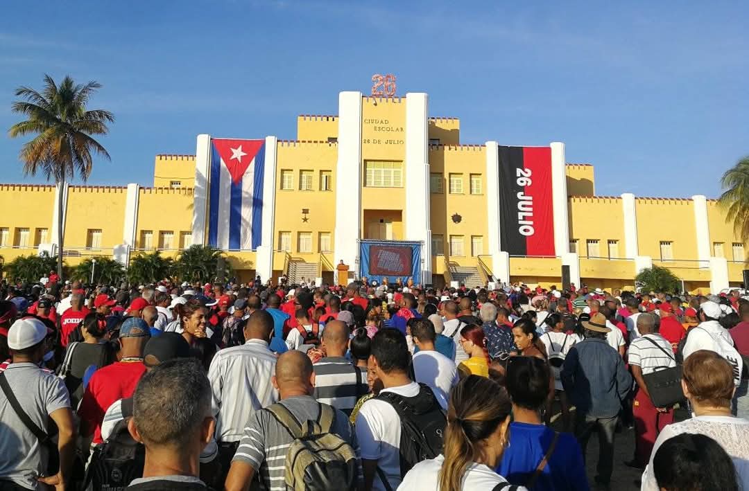 ✨ **ACTO DE REAFIRMACIÓN** ✨
📢Este encuentro tuvo como objetivo fortalecer los valores fundamentales que nos unen y reafirmar nuestro compromiso con la educación y la inclusión✊🏼
#SantiagodeCuba
#Gentequesuma
#Cubaporlavida
#FEUdecuba
#Unamejorjuventud
#UCM_SC
#SiempreSantiago