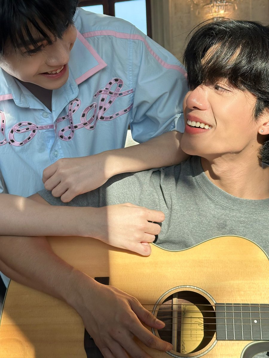 kerdomundi's tweet photo. ภาพหาชมยาก กระต่ายสอนคาปิบาร่าเล่นกีต้าร์อวดชาวเมืองเอมมาลีค่ะ

The Next Prince Q26
#ข้ามฟ้าเคียงเธอQ26 https://t.co/4W1fRk2RjF