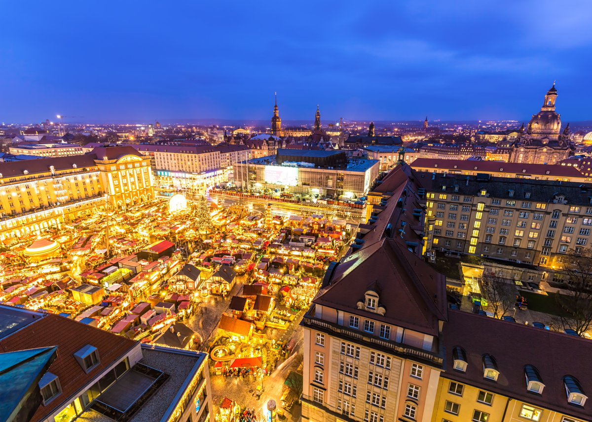 🎄✨ As #cities light up this season, it reminds us of the power of #urbanspaces to bring people together. At #HORUS, we believe cities should help us live healthier, happier lives 🌍🏙️
This #holiday season, let’s reflect on how to make our communities more #inclusive for all 🩺