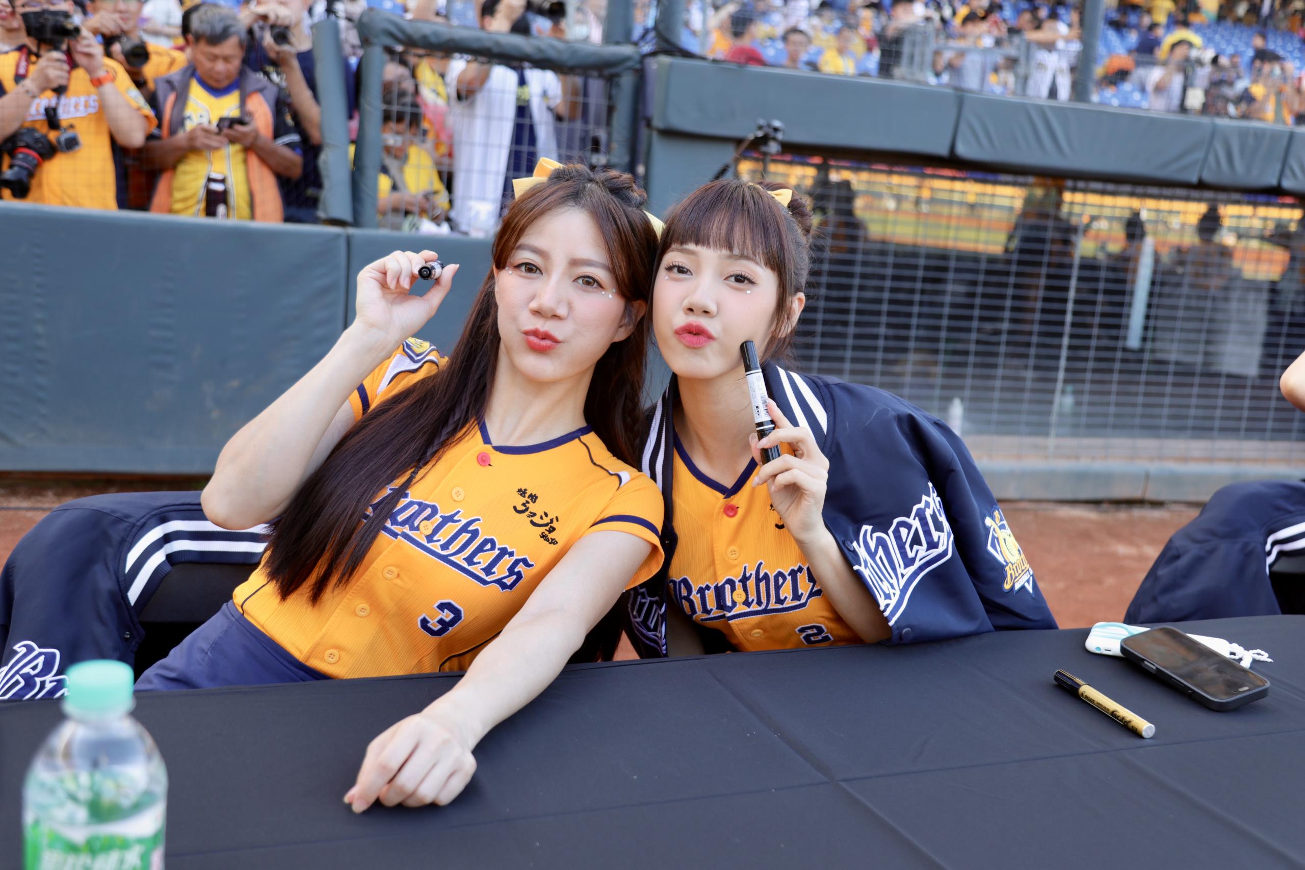 Amazon.co.jp: 台湾プロ野球チアガールPassion Sistes
