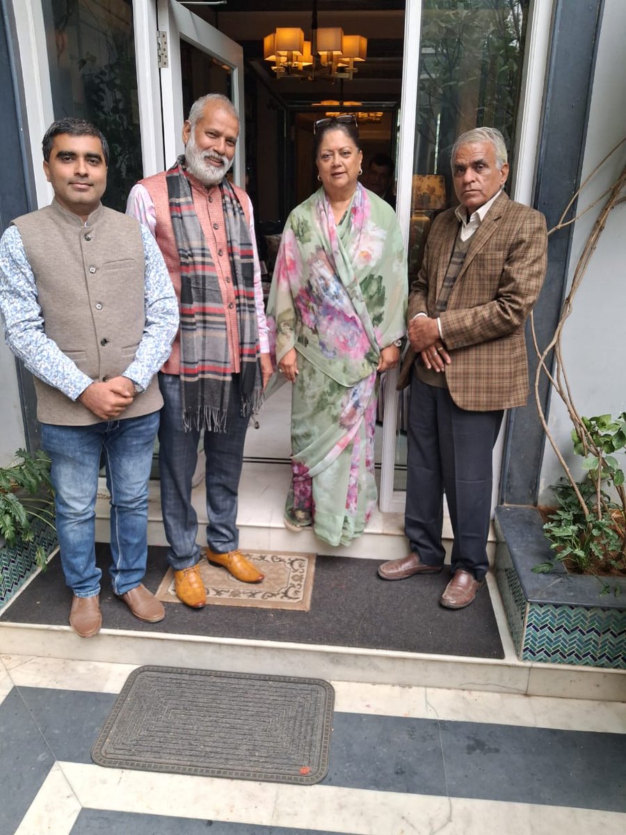 msinghc9's tweet image. 🙏🏾 आदरणीय बड़ी बहन @VasundharaBJP जी से आज आपके राजकीय आवास जयपुर पर मुलाकात हुई