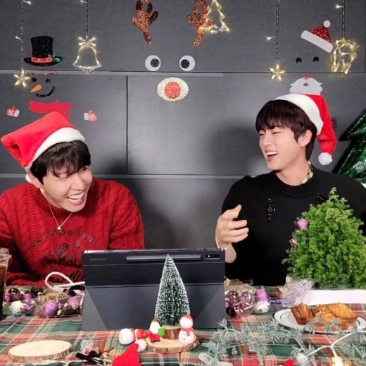 tetecostylesss's tweet photo. 🐹🐿️ tudo que você perdeu não assistindo a live de natal dos 2seok; a thread. ♡🎄 https://t.co/EK2wLB5hhY
