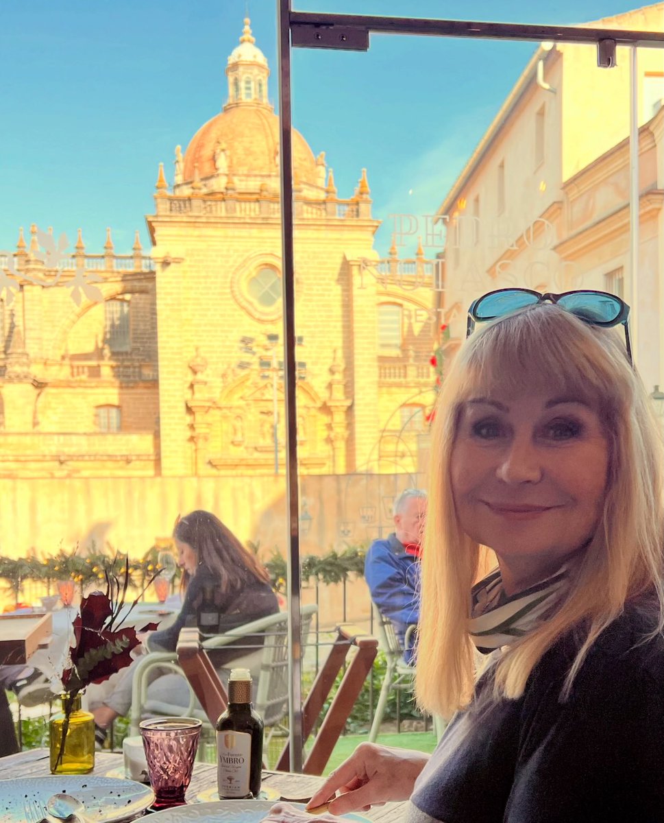 A restaurant with a view #Jerez ❤️💛