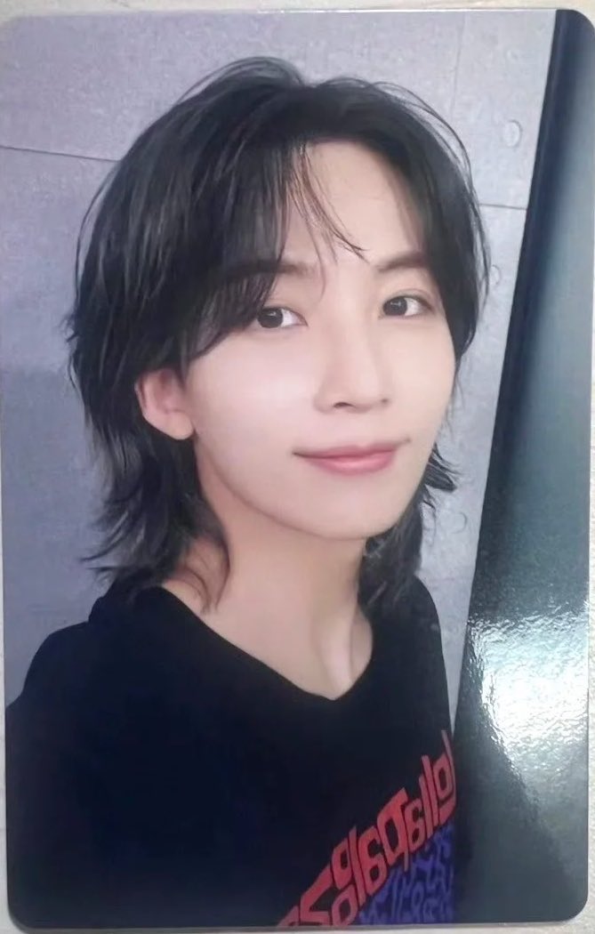 this jeonghan photocard 🥹🖤