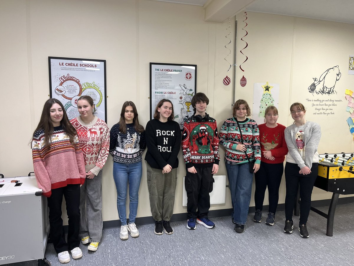 lecheileb's tweet image. We raised over €400 for Cork Simon Community through our Christmas Jumper Day and donated to ‘Don’t Give Up’ to support the homeless this Christmas. Thanks to our students and staff for their generosity! #CorkSimonJumperDay #HelpingTheHomeless #DontGiveUp #SchoolFundraiser 🎄