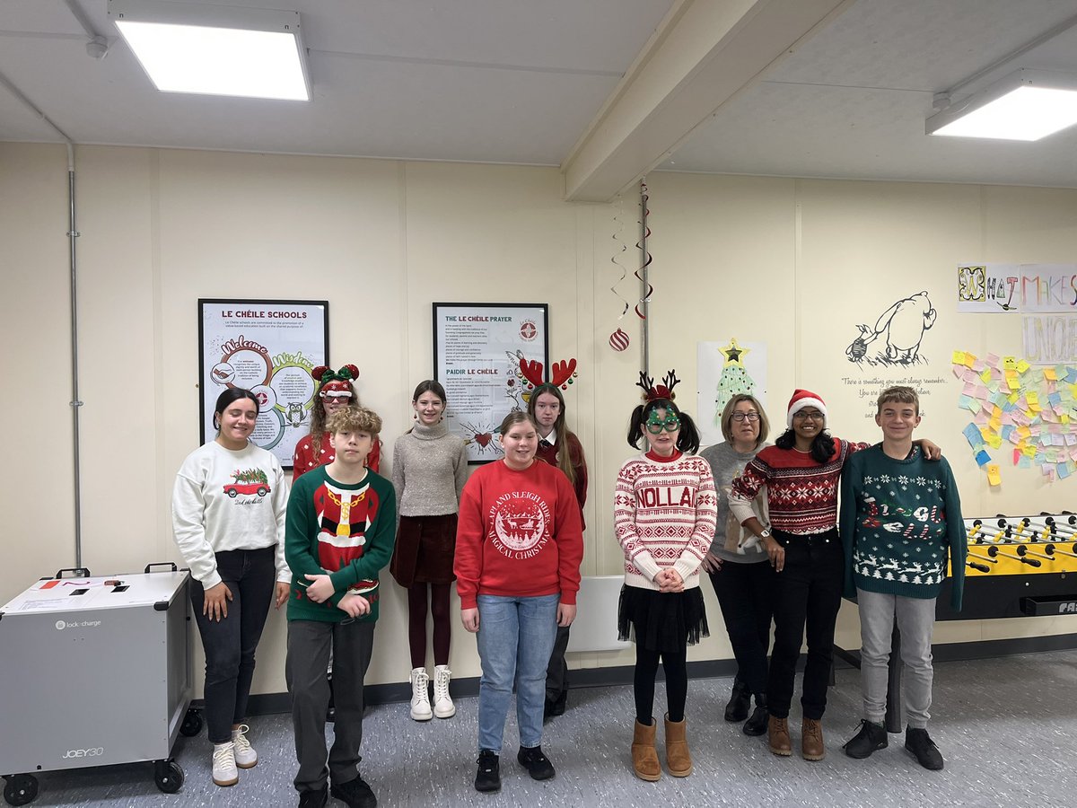 lecheileb's tweet image. We raised over €400 for Cork Simon Community through our Christmas Jumper Day and donated to ‘Don’t Give Up’ to support the homeless this Christmas. Thanks to our students and staff for their generosity! #CorkSimonJumperDay #HelpingTheHomeless #DontGiveUp #SchoolFundraiser 🎄
